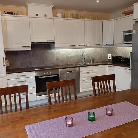 Keskustan Laeheisyydessae Omakotitalo 4 Mh Apartmán Sodankylä