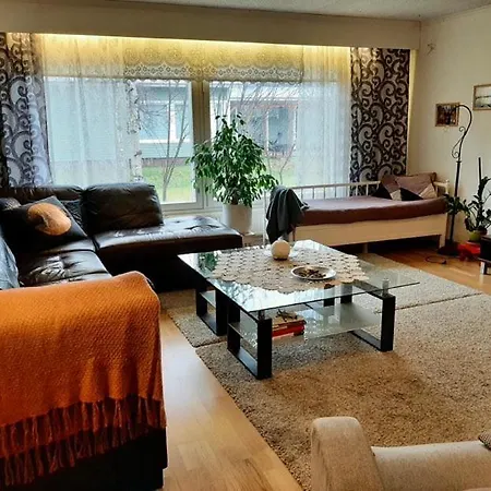 Apartmán Keskustan Laeheisyydessae Omakotitalo 4 Mh