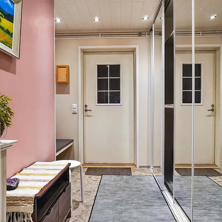Keskustan Laeheisyydessae Omakotitalo 4 Mh Apartament Sodankylä