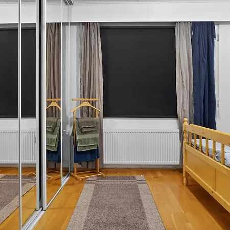 Keskustan Laeheisyydessae Omakotitalo 4 Mh Apartament