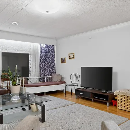 Keskustan Laeheisyydessae Omakotitalo 4 Mh Apartament Sodankylä