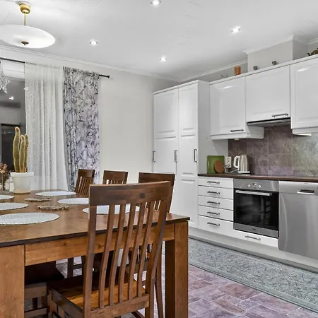 Apartament Keskustan Laeheisyydessae Omakotitalo 4 Mh Sodankylä