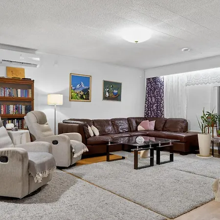 Keskustan Laeheisyydessae Omakotitalo 4 Mh Apartament